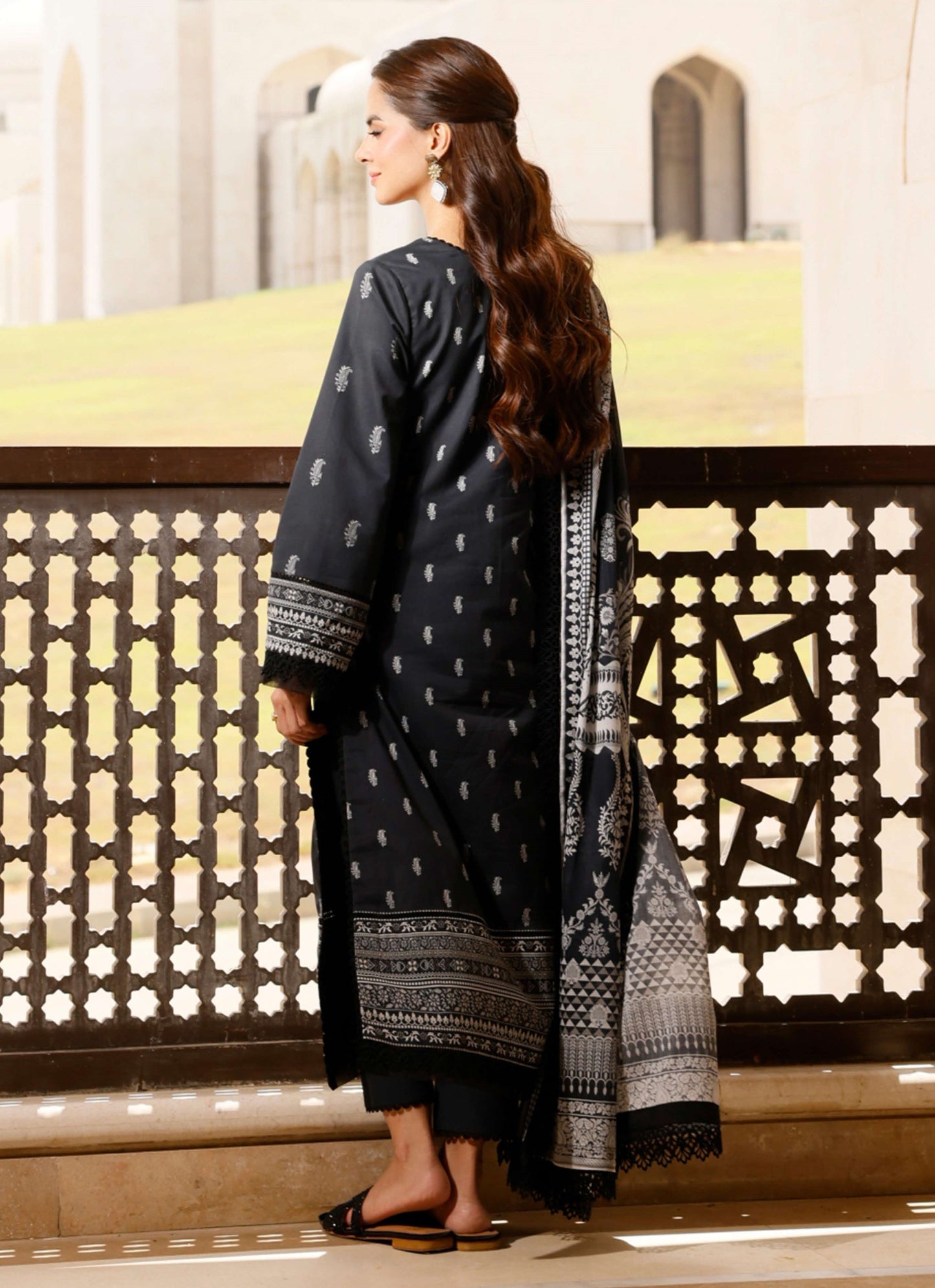 AJCM-04 Printed Lawn 3pcs -- Asim Jofa