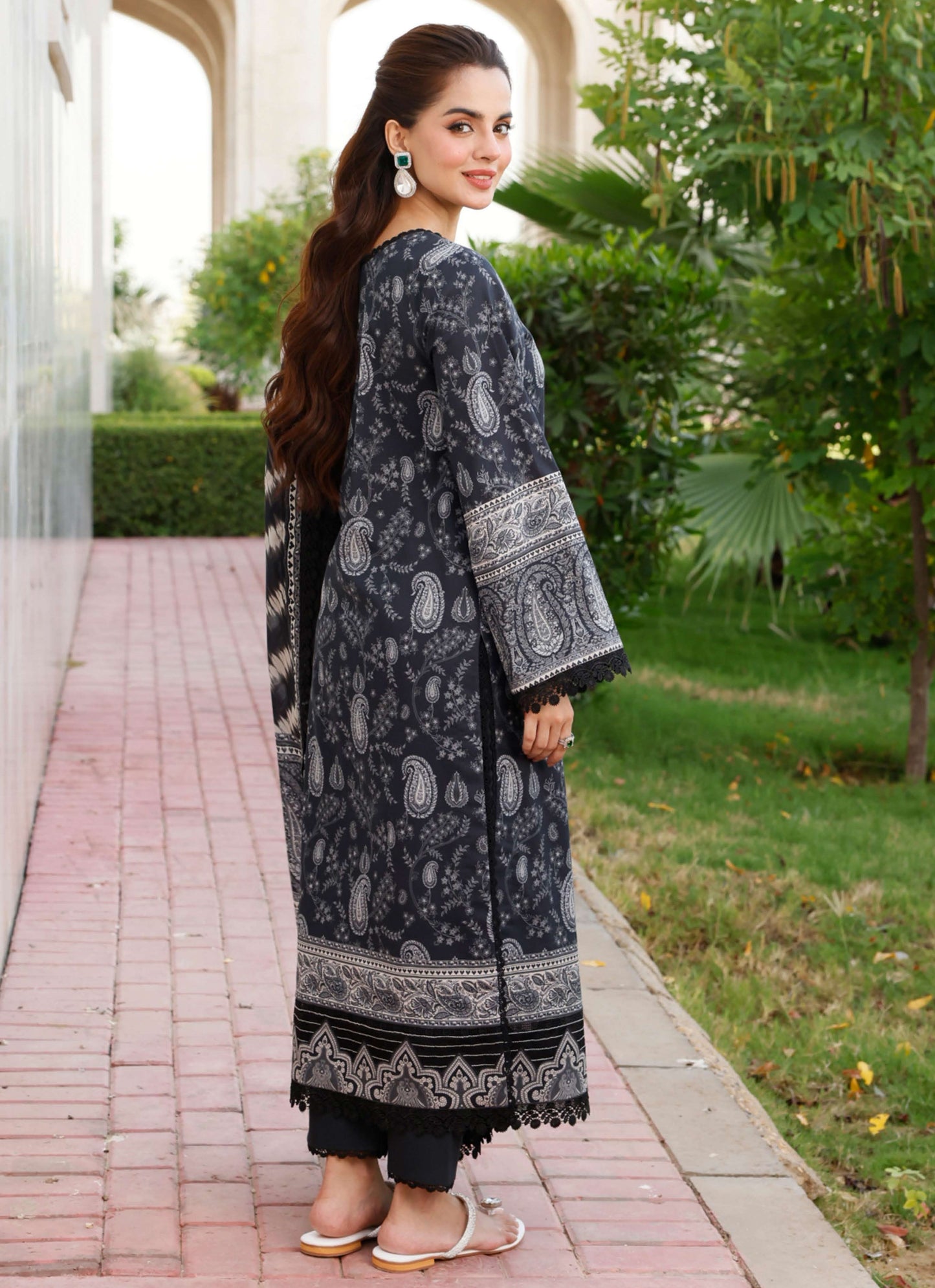 AJCM-09 Printed Lawn 3pcs -- Asim Jofa